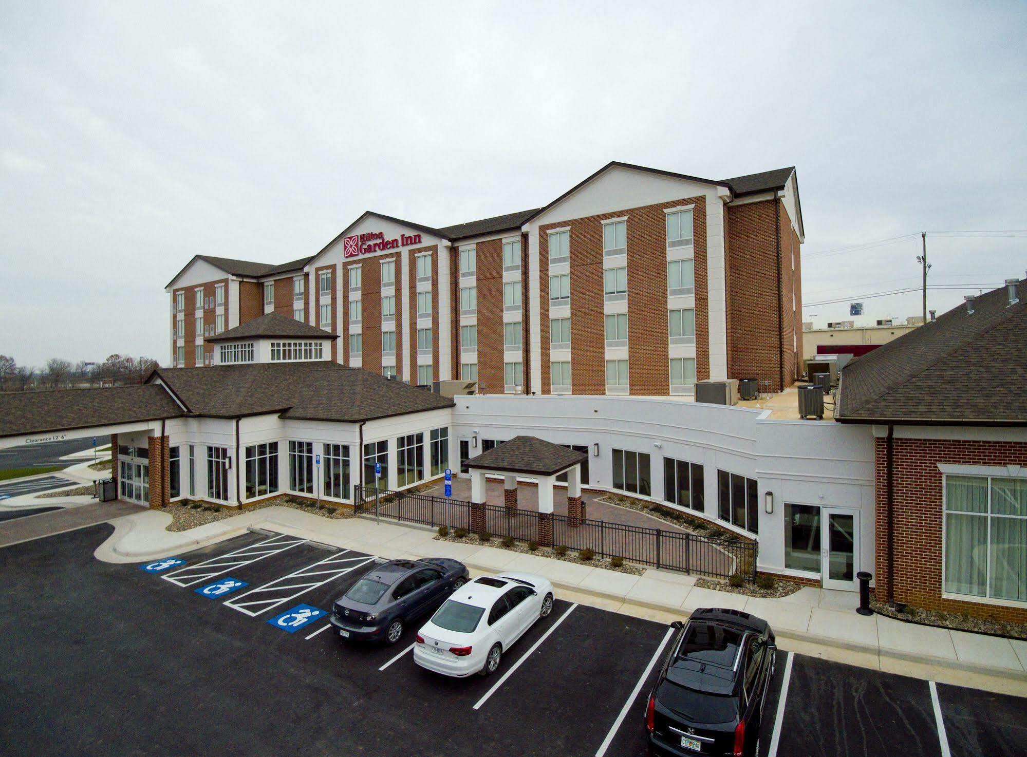 Hilton Garden Inn Martinsburg Exterior photo